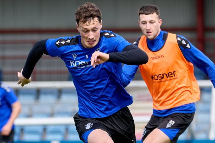 美记：公牛不会主动出击追求字母哥，倾向保留现有阵容（美媒记者称：公牛无意主动追逐字母哥，更愿维持现有班底）