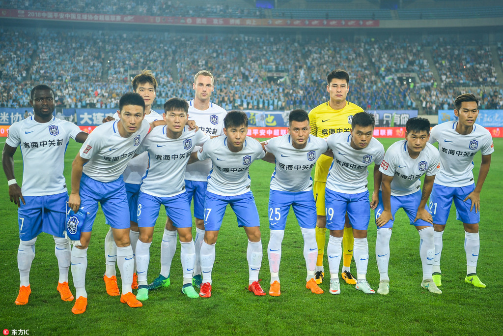 天妒英才，国米旧将范赫斯登转投西协甲后生涯第三度遭遇ACL受伤（多舛天才！前国米后卫范赫斯登转战西协甲后职业生涯第三次遭遇前十字韧带重伤）