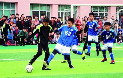 官方：现年36岁的前瑞典国脚、尤文旧将埃克达尔宣布退役（埃克达尔官宣退役：36岁瑞典前国脚、尤文旧将告别足坛）