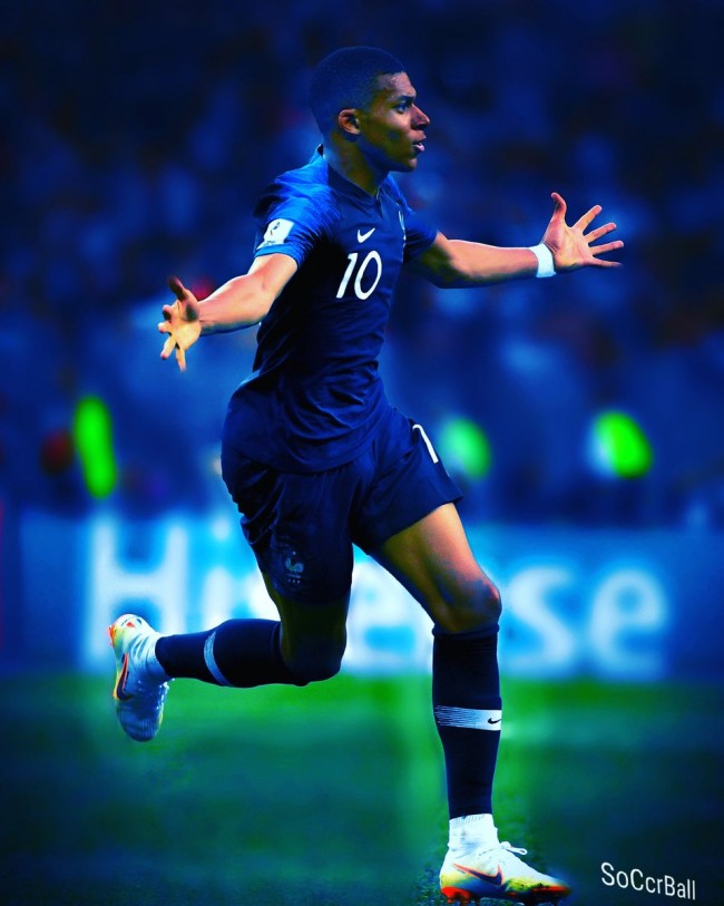 法比奥庆祝足协杯夺冠：将永远存在的时刻，一切荣耀归于上帝（法比奥庆祝足协杯封王：此刻永恒，荣耀归于上帝）