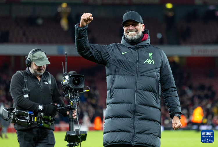 各位雷速老哥们下午好~最受欢迎的《体坛女神》栏目又在周四与大家准时见面啦！（雷速各位老哥下午好，人气栏目《体坛女神》周四如约与大家相见！）