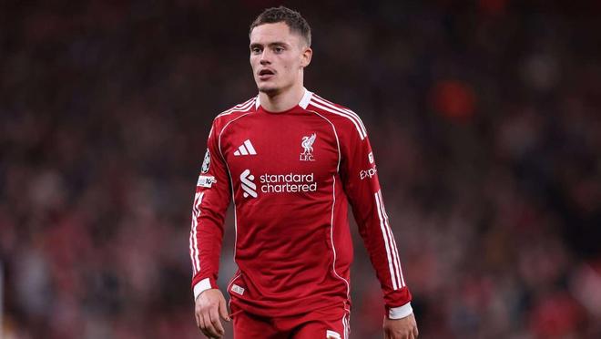 东契奇34+12+7独享历史第1，艾顿两双里夫斯33分，湖人轻取鹈鹕（东契奇34+12+7升至历史第一，艾顿两双、里夫斯33分，湖人轻松击败鹈鹕）