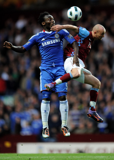 镜报：曼联明夏将补强中场，他们可能打包巴莱巴和安德森（镜报：曼联计划于明夏加强中场，或同时引进巴莱巴与安德森）