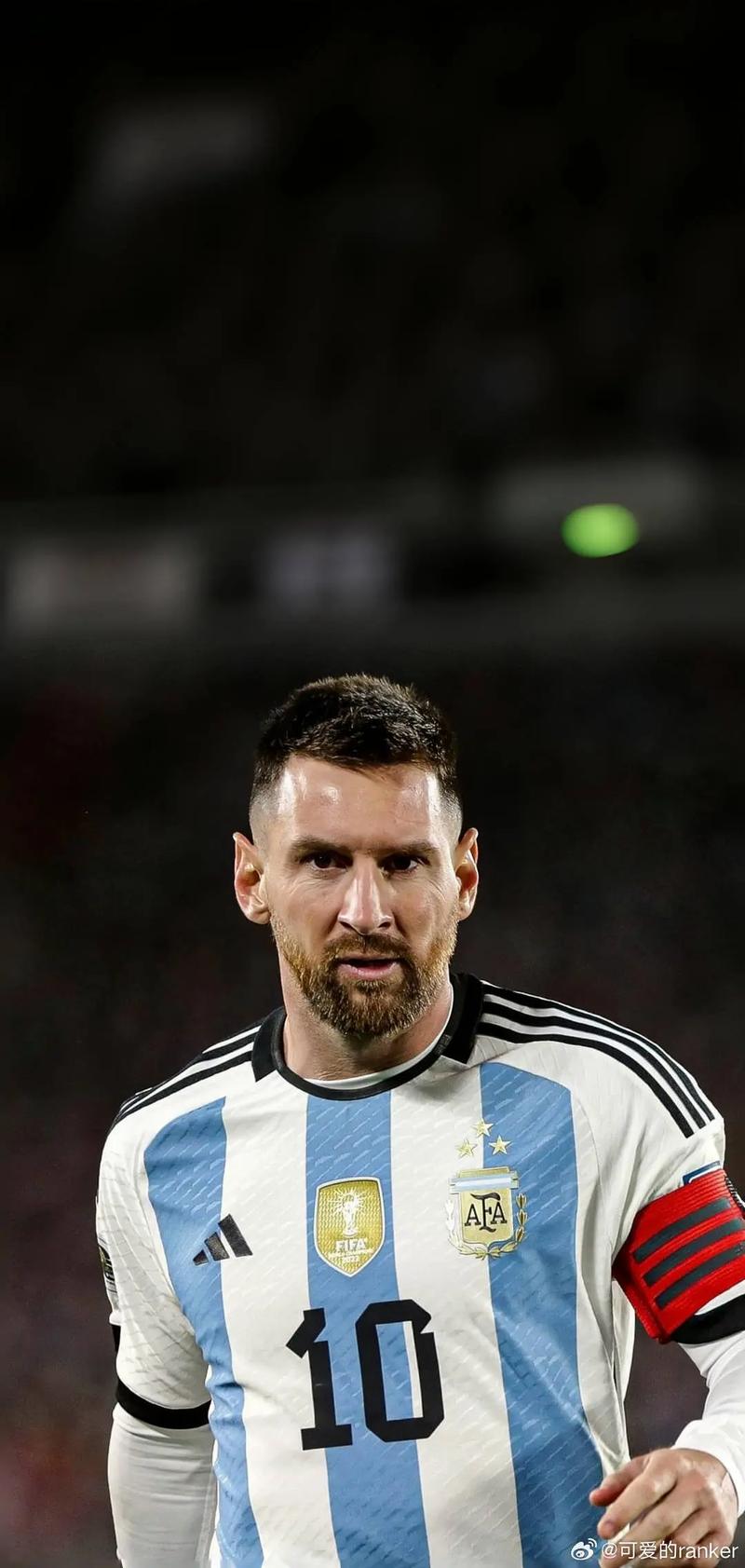 皇马球员身价虚高？居莱尔9000万欧引争议 德转解释贝林身价过高（皇马身价被高估？居莱尔9000万欧惹争议，德转回应贝林厄姆估值偏高）